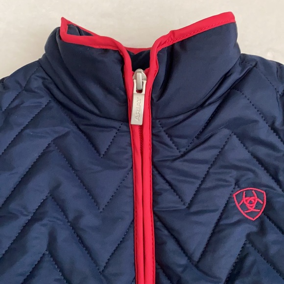 Ariat | Ashley Quilted Insulated Equestrian Riding Vest Navy Eclipse/Pink (S/8) - Picture 5 of 16